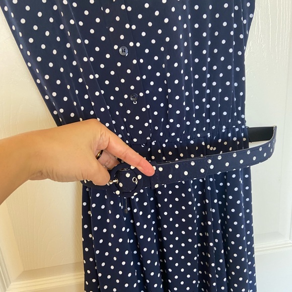 Half buttoned dress with stretchable belt - Picture 6 of 6